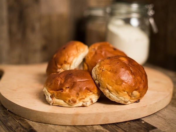Currant bun